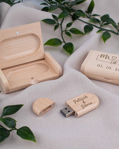 Light Wood Box with USB Stick - Mr & Mrs