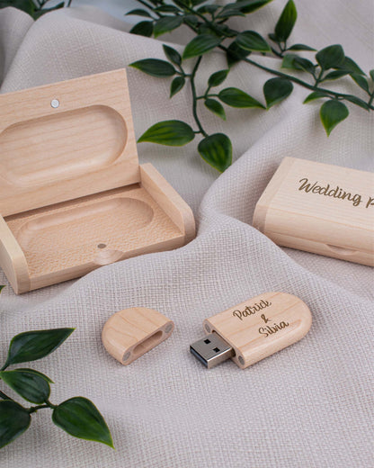 Light Wood Box with USB Stick - Name or Quote