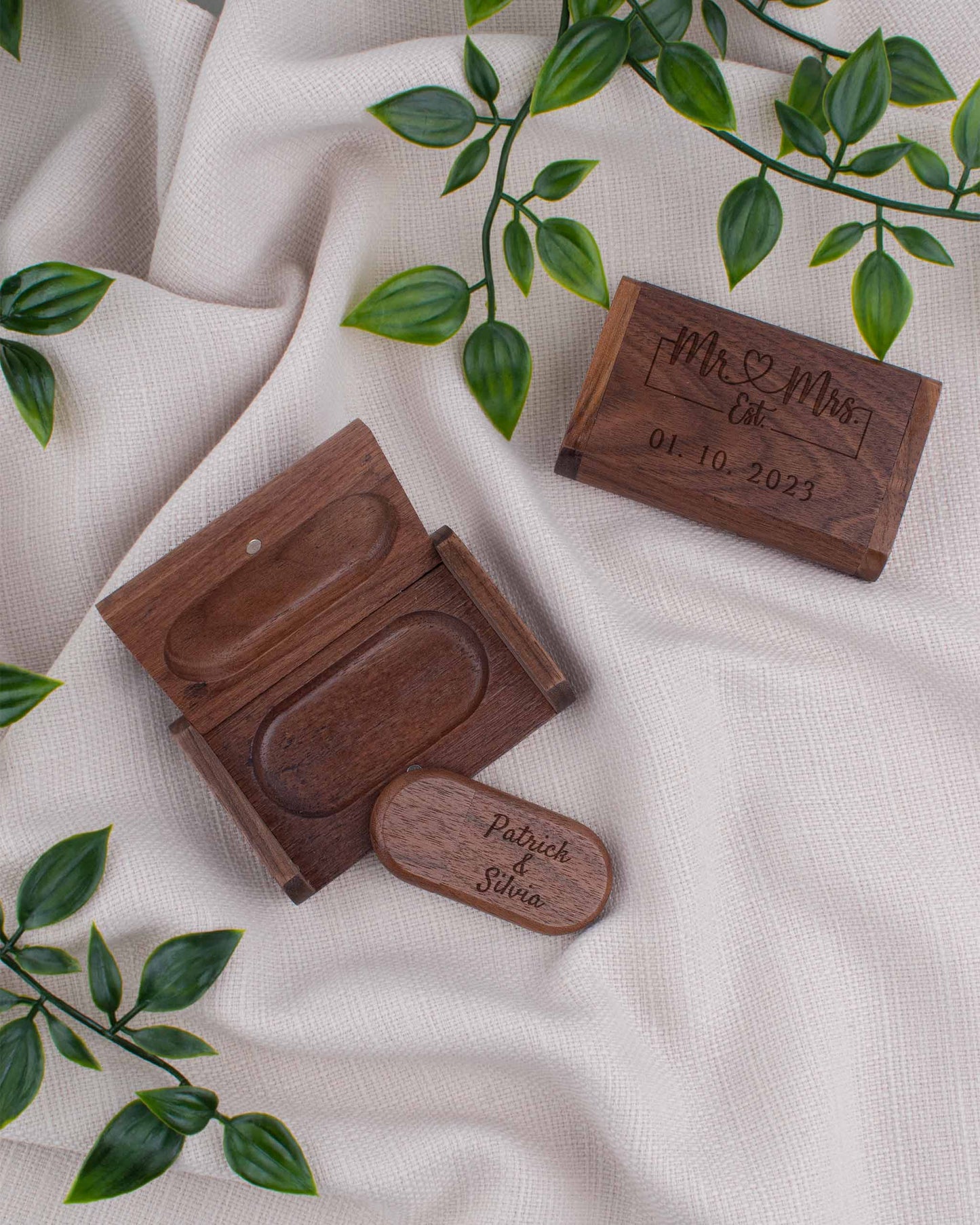 Dark Wood Box with USB Stick - Mr & Mrs