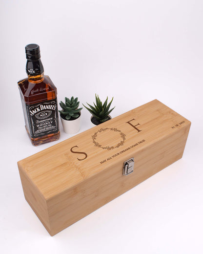 Engraved premium Wood Wine Box, Personalised Front side